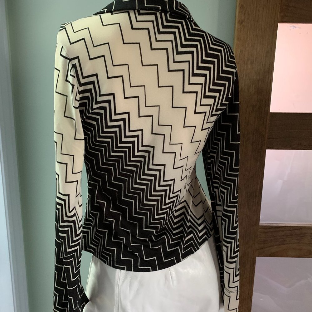 small black and cream geometric blouse stretch